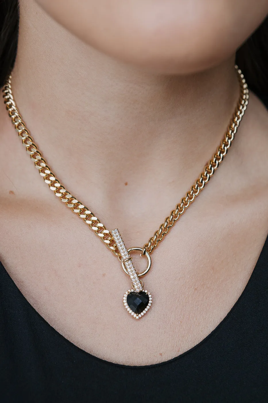 BLACK HEART STATEMENT COLLAR