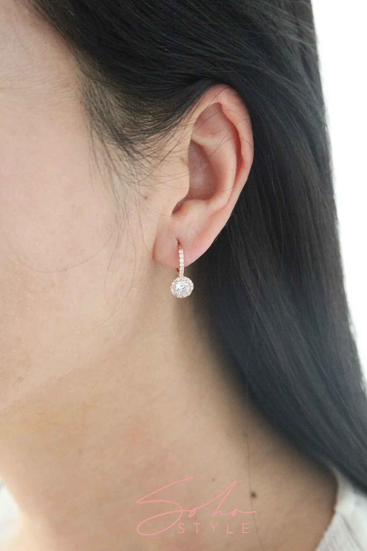 circle pendant diamonds