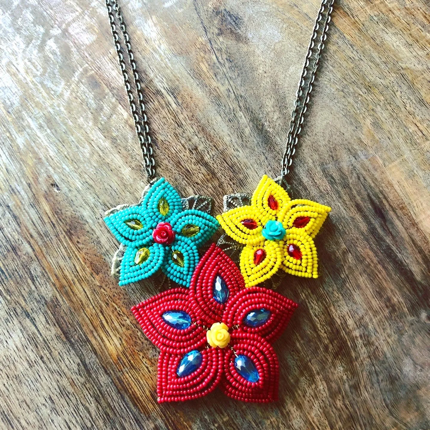 Como La Flor Beaded Flower Necklace