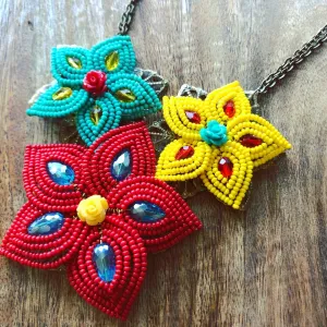 Como La Flor Beaded Flower Necklace