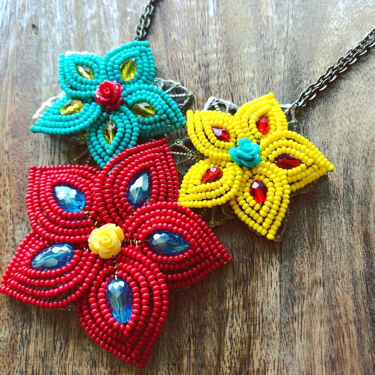 Como La Flor Beaded Flower Necklace