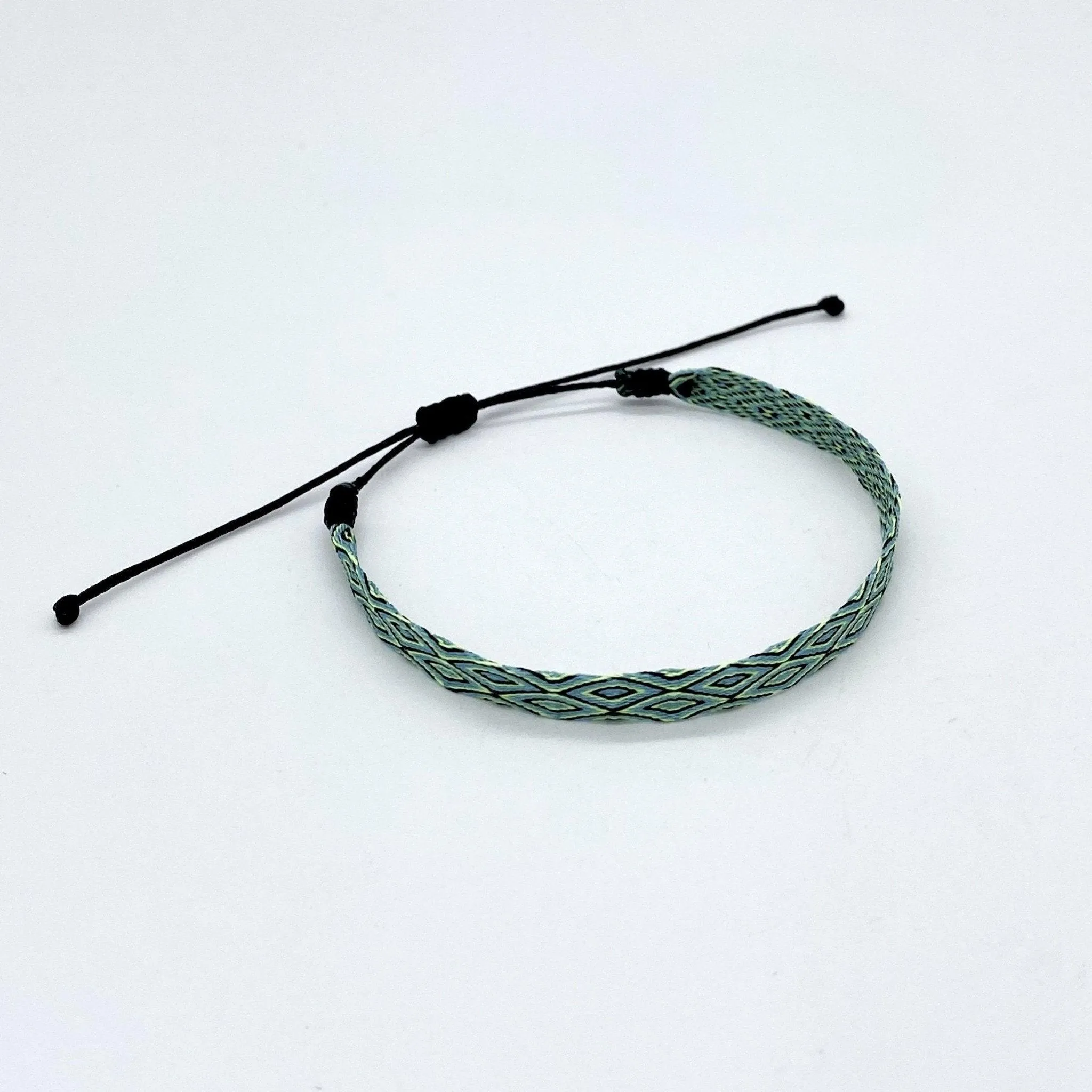 Handmade Purnama Bracelet (Multicolors)