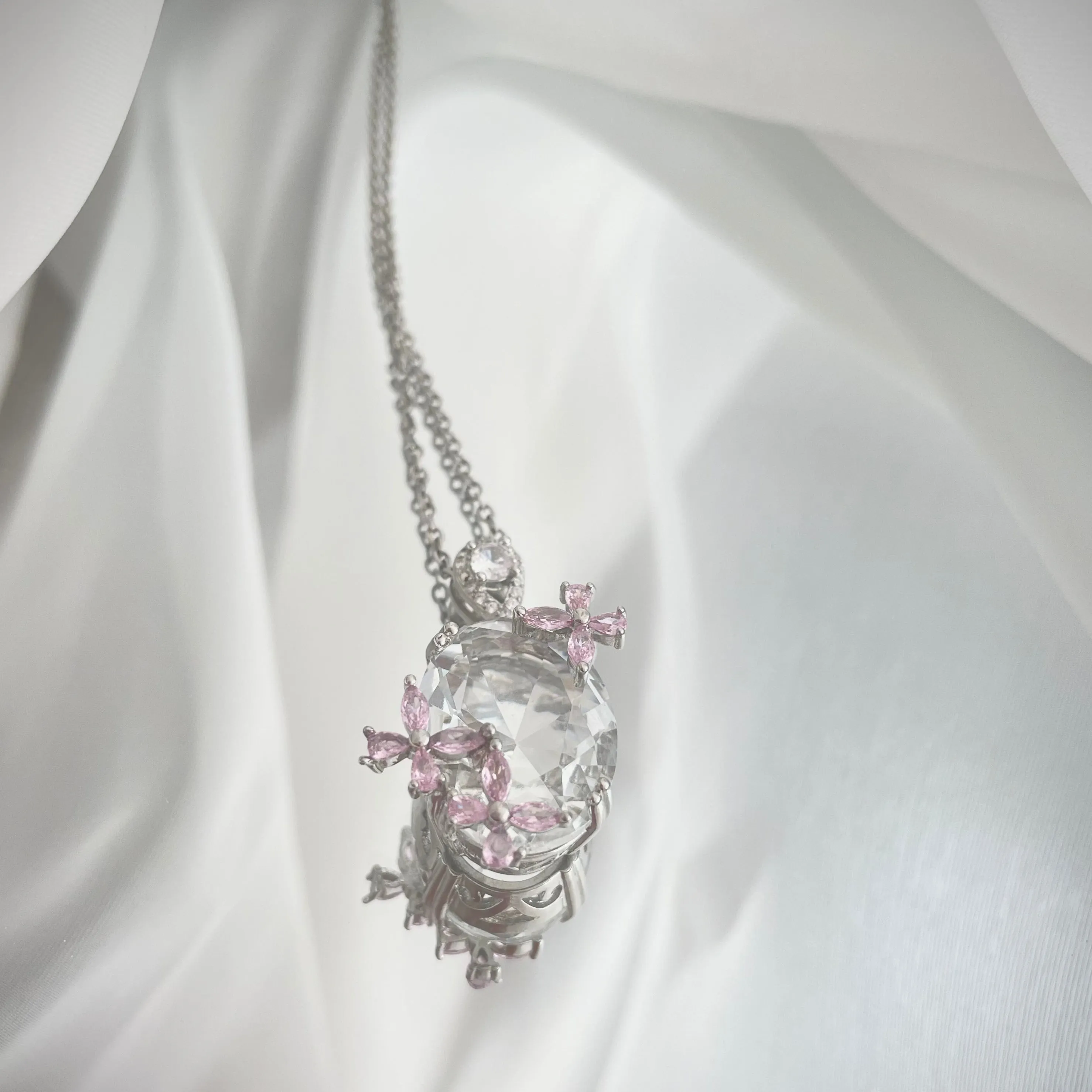 N50 Clear Crstal Pink Floral Pendant/Necklace