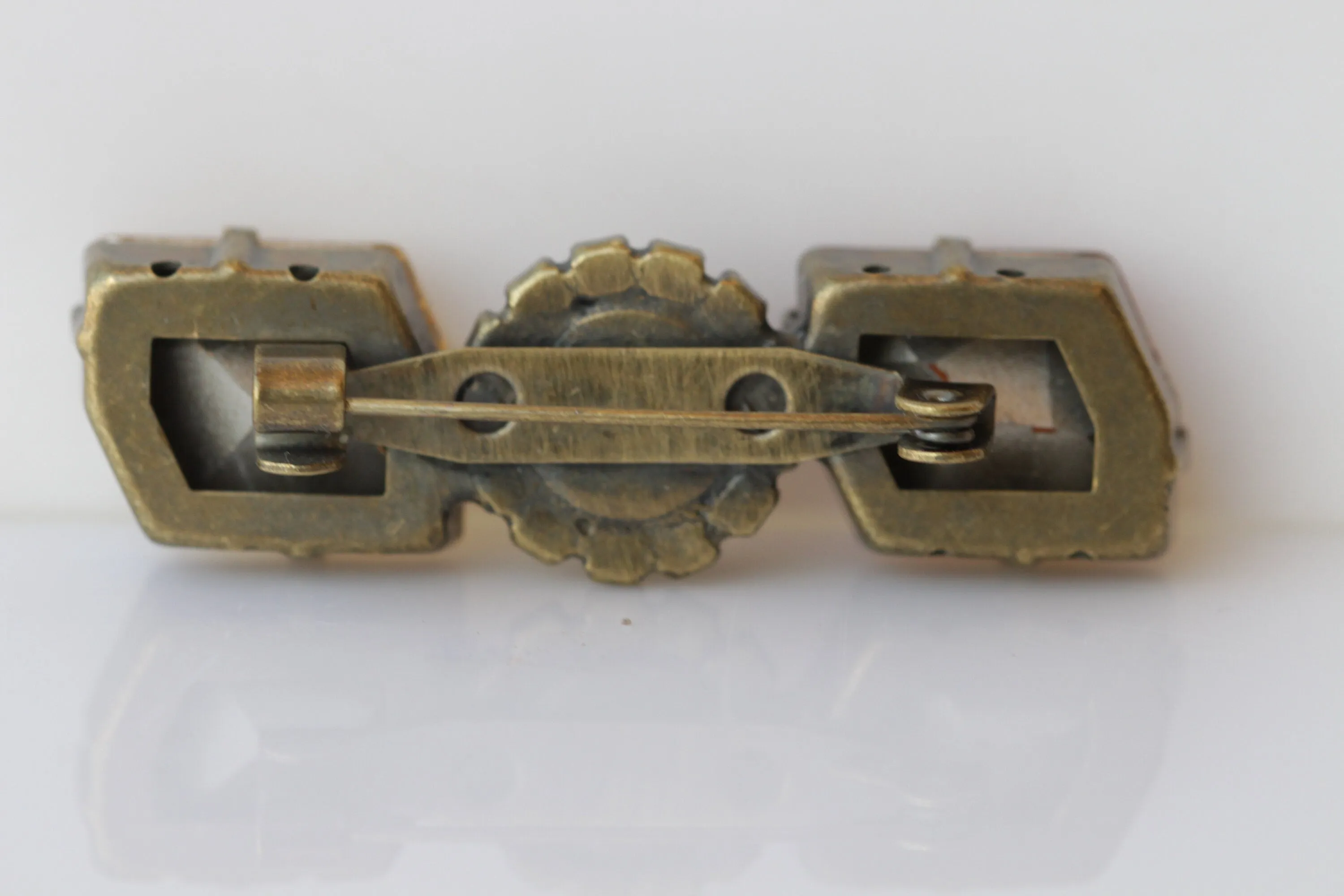 ORANGE BROOCH