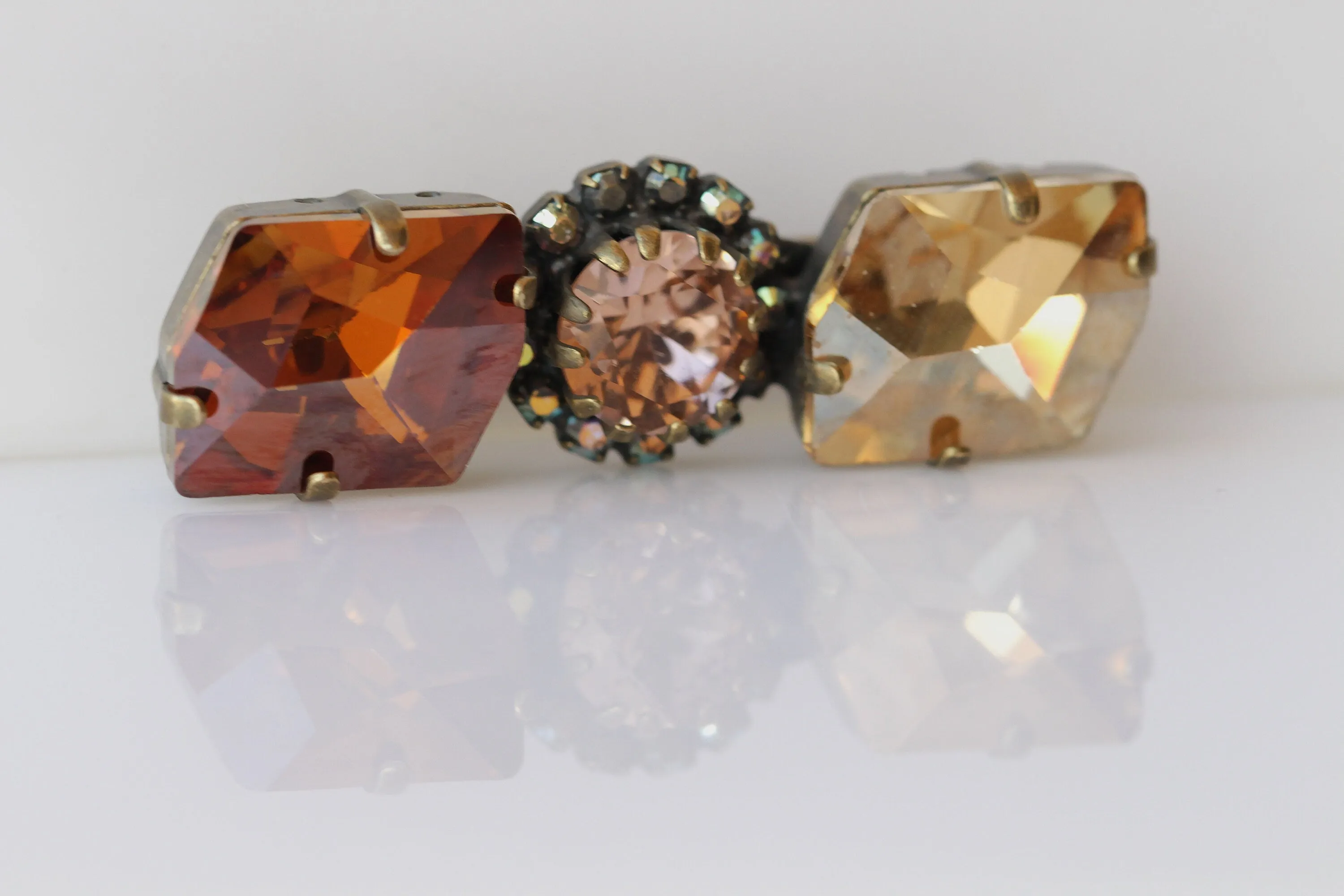 ORANGE BROOCH