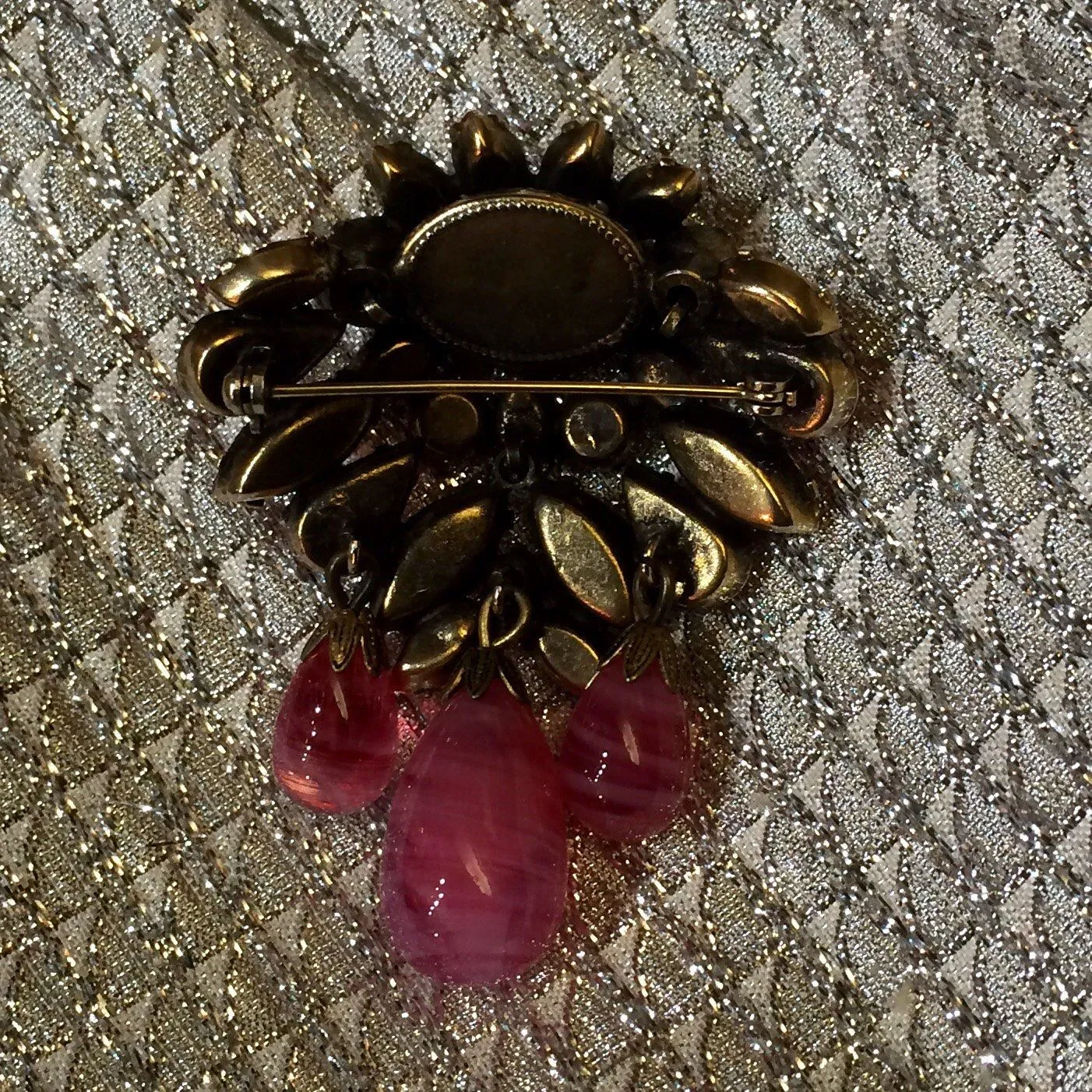 Pink crystal vintage brooch with triple drop