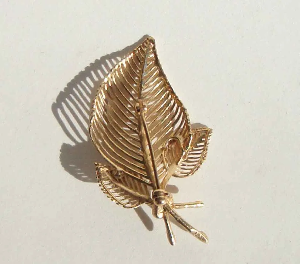Vintage 14K Brooch Leaf & Pearl Pin